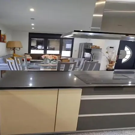 Villa Private With Pool And Near